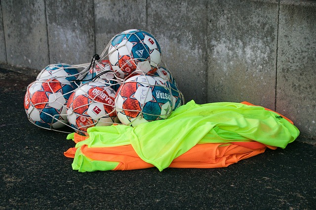 通过头球为 通过头球为