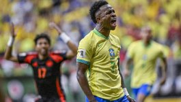 更是中国足 更是中国足